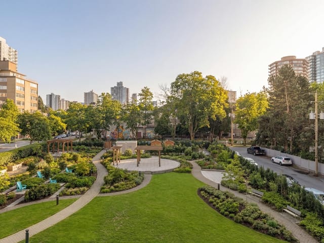 Apartment for sale in Vancouver, Vancouver West, 406 1740 Comox Street, 263125370 | Realtylink.org