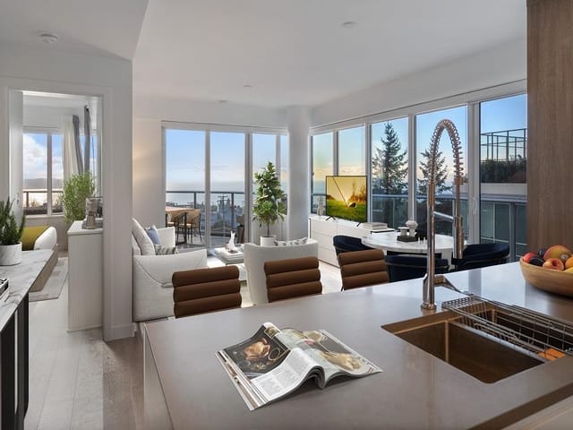 Apartment for sale in White Rock, South Surrey White Rock, 408 1441 Johnston Road, 263125732 | Realtylink.org