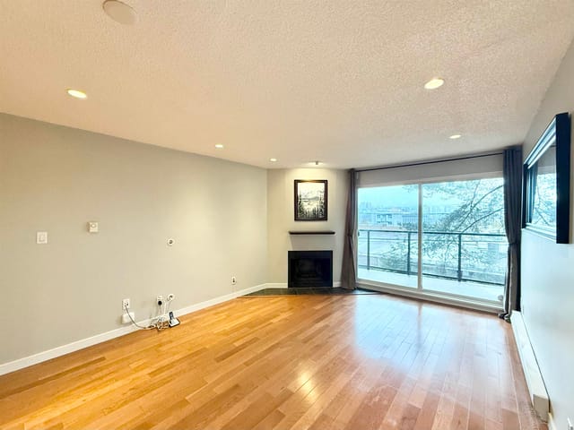 Apartment for rent in Vancouver, Vancouver West, 203 111 10th W, 263125744 | Realtylink.org