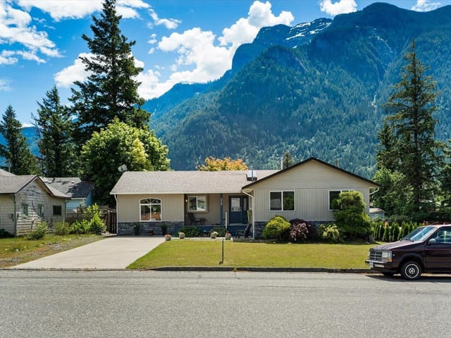 House for sale in Hope, Hope & Area, 574 Park Street, 263125779 | Realtylink.org