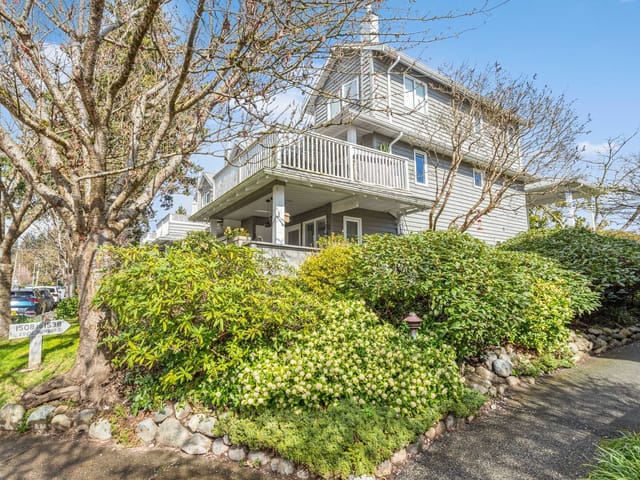Townhouse for sale in North Vancouver, North Vancouver, 205 1518 Bowser Avenue, 263125980 | Realtylink.org