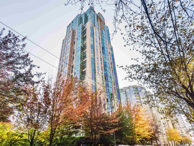 Apartment for sale in Vancouver, Vancouver West, 2404 1188 Howe Street, 263126057 | Realtylink.org