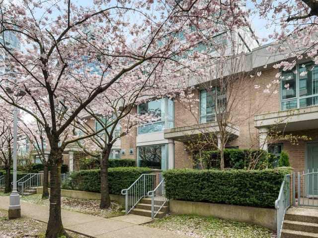 Townhouse for sale in Burnaby, Burnaby North, TH4 1889 Rosser Avenue, 263126535 | Realtylink.org