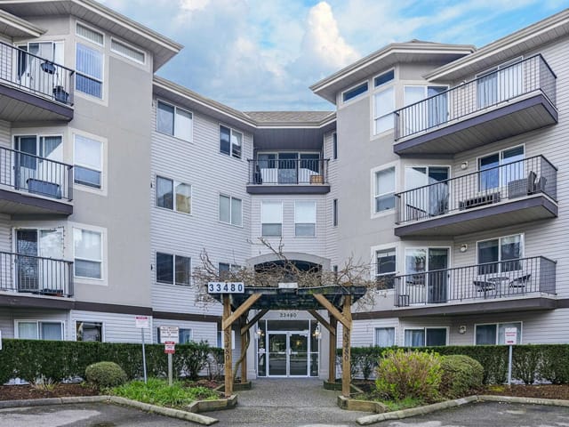 Apartment for sale in Abbotsford, Abbotsford, 211 33480 George Ferguson Way, 263126569 | Realtylink.org