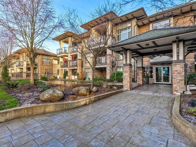 Apartment for sale in Surrey, South Surrey White Rock, 201 15195 36 Avenue, 263126639 | Realtylink.org