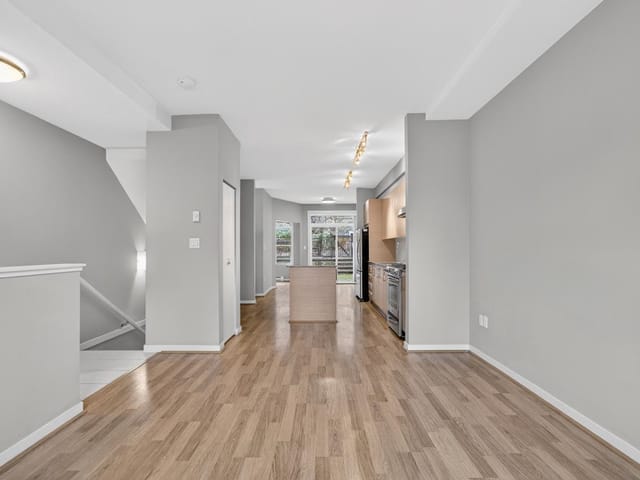 Townhouse for rent in Burnaby, Burnaby South, 7 5881 Irmin Street, 263126722 | Realtylink.org