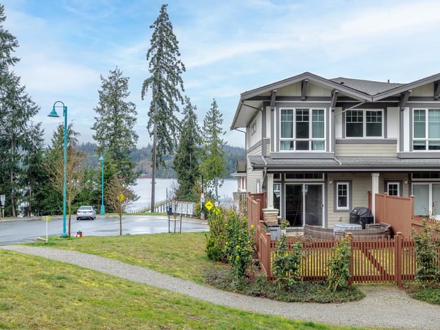 Townhouse for sale in Sechelt, Sunshine Coast, 5900 Beachgate Lane, 263126857 | Realtylink.org