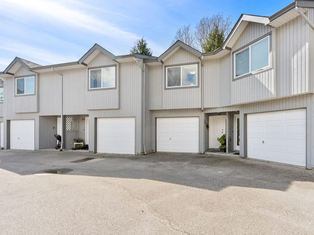 Townhouse for sale in Sechelt, Sunshine Coast, 38 5761 Wharf Avenue, 263126920 | Realtylink.org