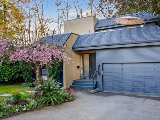 House for sale in North Vancouver, North Vancouver, 2221 Bowser Avenue, 263127587 | Realtylink.org