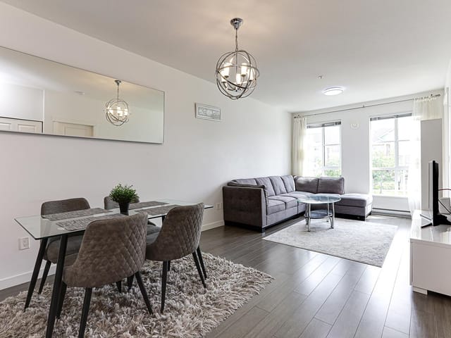 Apartment for sale in Surrey, South Surrey White Rock, 324 15138 34 Avenue, 263127854 | Realtylink.org
