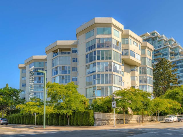 Apartment for sale in White Rock, South Surrey White Rock, 704 1442 Foster Street, 263127877 | Realtylink.org
