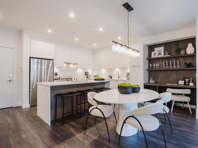 Apartment for sale in Abbotsford, Abbotsford, 503 32174 George Ferguson Way, 263127881 | Realtylink.org