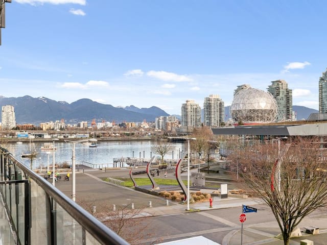 Apartment for sale in Vancouver, Vancouver West, 302 1625 Manitoba Street, 263127902 | Realtylink.org