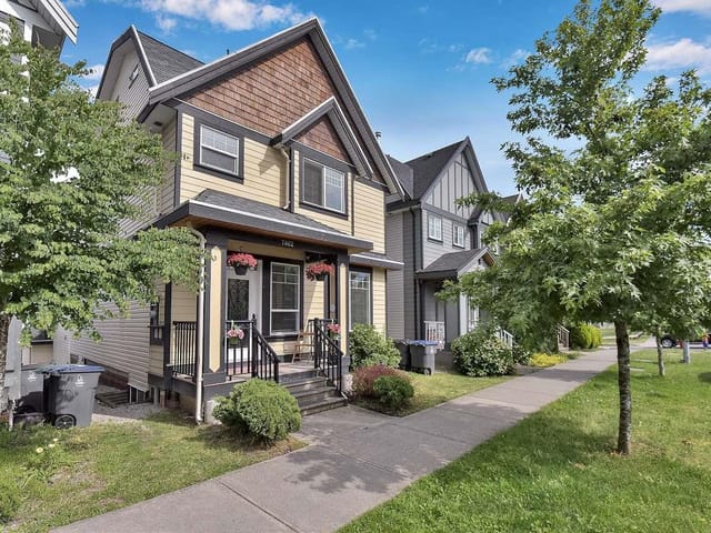 House for sale in Surrey, Surrey, 7062 148 Street, 263127969 | Realtylink.org