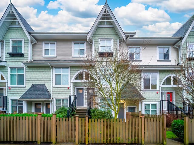 Townhouse for sale in Burnaby, Burnaby East, 206 7250 18th Avenue, 263128406 | Realtylink.org