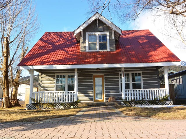 House for sale in Smithers, Smithers And Area, 3875 Second Avenue, 263128551 | Realtylink.org