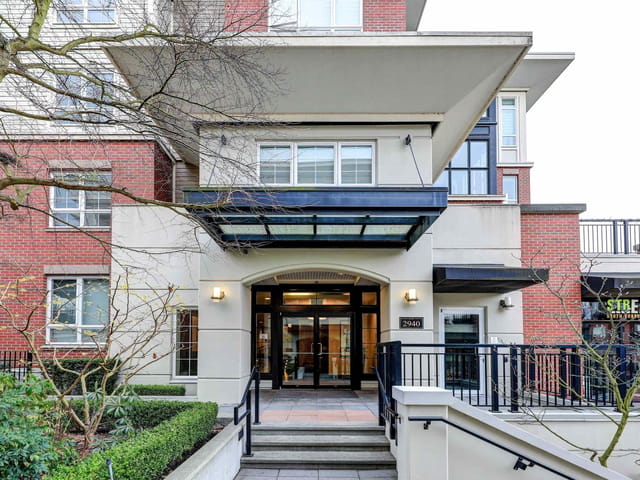 Apartment for sale in Surrey, South Surrey White Rock, 205 2940 King George Boulevard, 263128627 | Realtylink.org