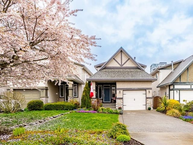 House for sale in White Rock, South Surrey White Rock, 15585 Goggs Avenue, 263128698 | Realtylink.org