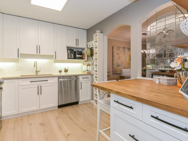 Apartment for sale in Surrey, Cloverdale, 103 17727 58 Avenue, 263128778 | Realtylink.org