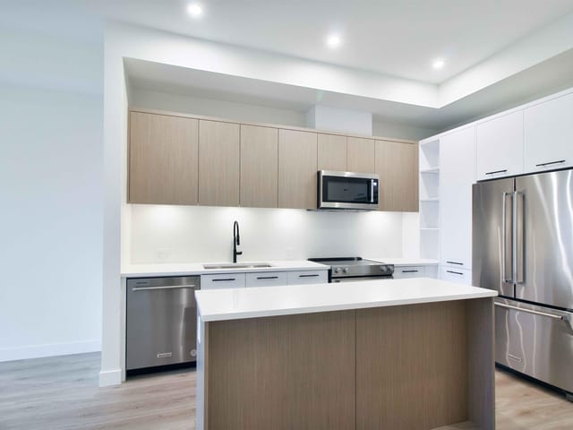 Apartment for sale in Surrey, South Surrey White Rock, 411 2620 152 Street, 263128877 | Realtylink.org