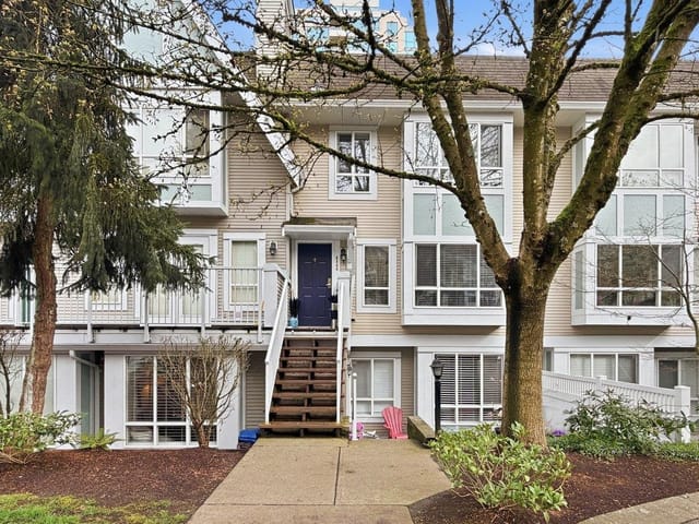 Apartment for sale in Burnaby, Burnaby South, 10 6588 Southoaks Crescent, 263129008 | Realtylink.org