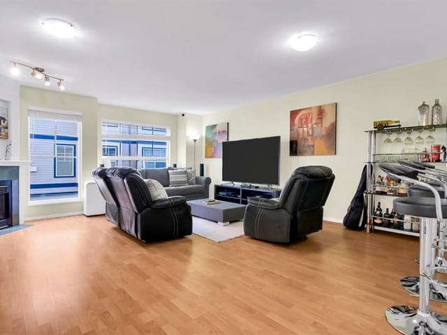 Townhouse for sale in Surrey, Surrey, 503 9118 149 Street, 263129276 | Realtylink.org