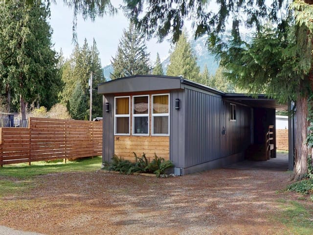 Manufactured Home for sale in Squamish, Squamish, 98 1830 Mamquam Road, 263129505 | Realtylink.org