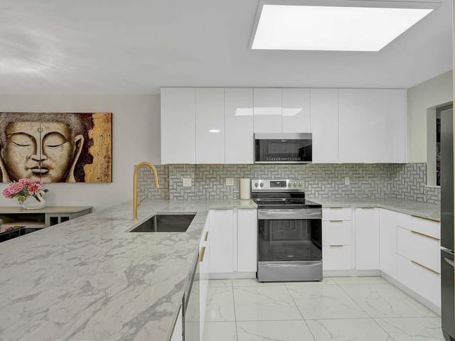 Townhouse for sale in Port Moody, Port Moody, 144 Shoreline Circle, 263129569 | Realtylink.org