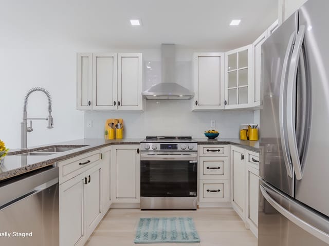 Apartment for sale in Maple Ridge, Maple Ridge, 209 22356 McIntosh Avenue, 263129604 | Realtylink.org