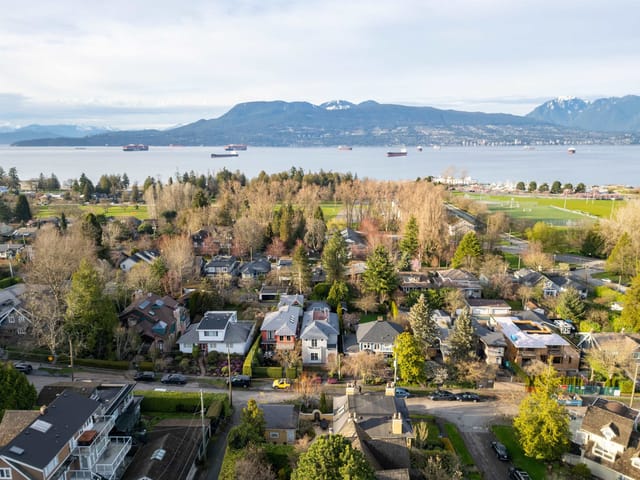 House for sale in Vancouver, Vancouver West, 4341 W 3rd Avenue, 263129714 | Realtylink.org