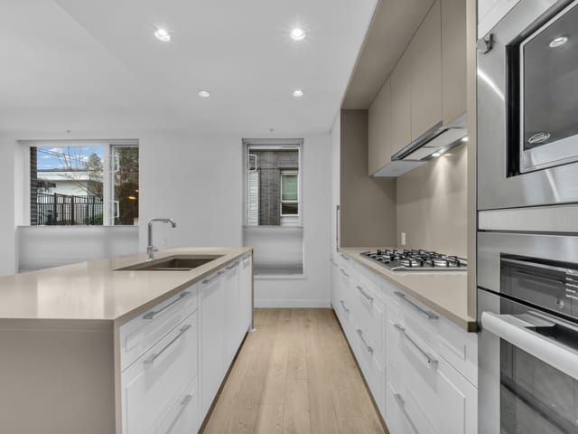 Apartment for sale in Vancouver, Vancouver West, 109 6677 Cambie Street, 263129758 | Realtylink.org