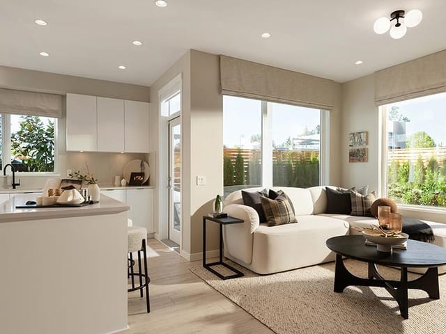 Apartment for sale in Surrey, South Surrey White Rock, 310 2388 152a Street, 263129810 | Realtylink.org