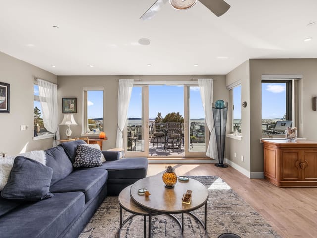 House for sale in White Rock, South Surrey White Rock, 14738 McDonald Avenue, 263129868 | Realtylink.org