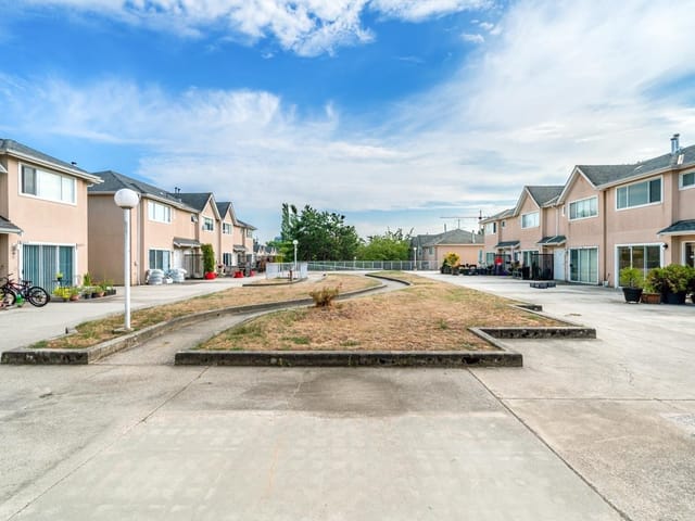 Townhouse for sale in Richmond, Richmond, 201 2211 No. 4 Road, 263129927 | Realtylink.org