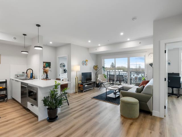 Apartment for sale in Surrey, Surrey, 506 6285 King George Boulevard, 263130221 | Realtylink.org
