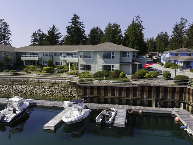 Townhouse for sale in Sechelt, Sunshine Coast, 201 1585 Field Road, 263130245 | Realtylink.org