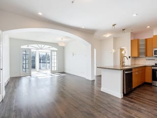 Apartment for sale in Abbotsford, Abbotsford, 211 33485 South Fraser Way, 263130332 | Realtylink.org