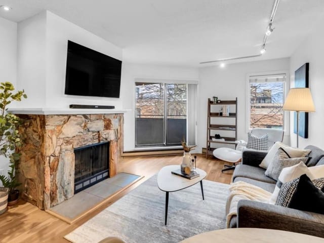 Apartment for sale in Vancouver, Vancouver West, 407 1476 W 10th Avenue, 263130336 | Realtylink.org