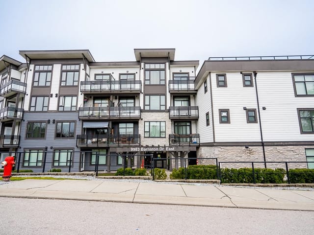 Apartment for sale in Surrey, North Surrey, 301 9983 E Barnston Drive, 263130402 | Realtylink.org