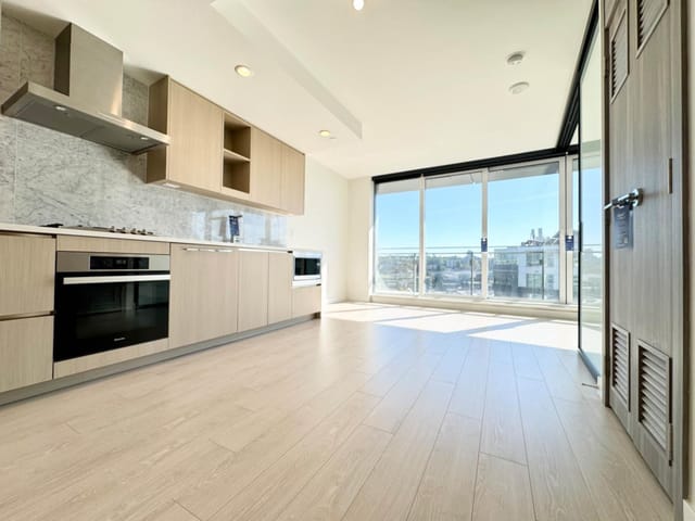 Apartment for sale in Vancouver, Vancouver West, 1318 1768 Cook Street, 263130464 | Realtylink.org