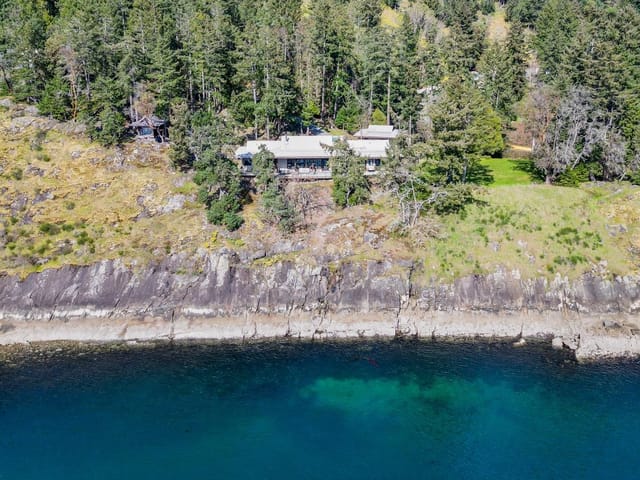 House for sale in Pender Island, Islands-Van. & Gulf, 1369 Mackinnon Road, 263130857 | Realtylink.org