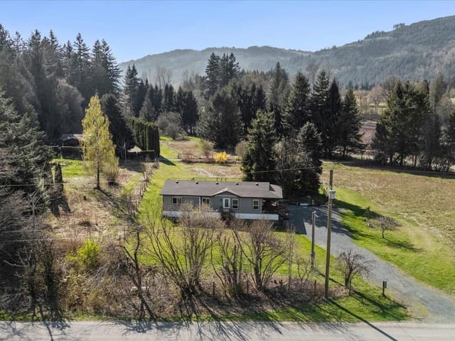 House for sale in Columbia Valley, Cultus Lake & Area, 640 Maple Falls Road, 263130987 | Realtylink.org