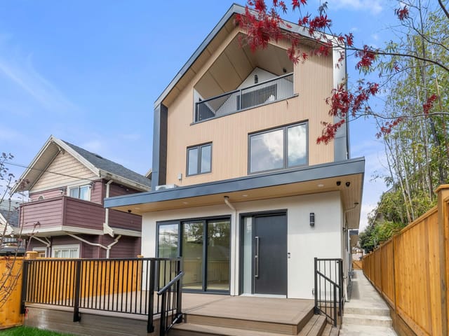 1/2 Duplex for sale in Vancouver, Vancouver East, 2 1582 E 2nd Avenue, 263131209 | Realtylink.org