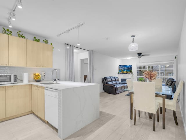 Apartment for sale in Surrey, Surrey, 301 12083 92a Avenue, 263131305 | Realtylink.org