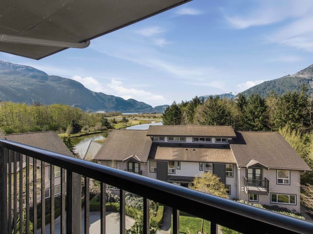 Apartment for sale in Squamish, Squamish, 406 1212 Main Street, 263131392 | Realtylink.org