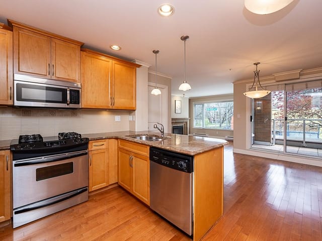 Apartment for sale in Vancouver, Vancouver West, 203 2103 W 45th Avenue, 263131804 | Realtylink.org