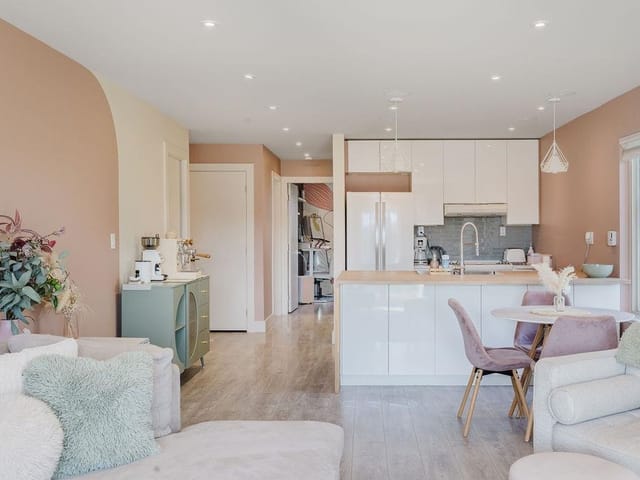 Apartment for sale in Gibsons, Sunshine Coast, 1 622 Farnham Road, 263131945 | Realtylink.org