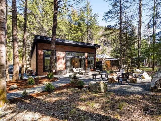 House for sale in Hope, Hope & Area, Sve10 Old Hope Princeton Highway, 263131964 | Realtylink.org