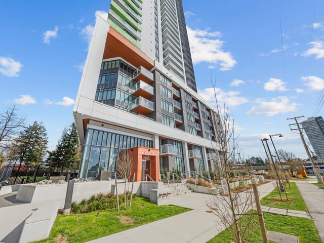 Apartment for sale in Surrey, North Surrey, 2502 10428 Whalley Boulevard, 263131999 | Realtylink.org