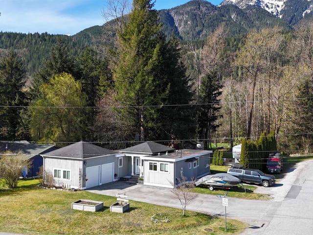 House for sale in Squamish, Squamish, 1110 Laramee Road, 263132056 | Realtylink.org